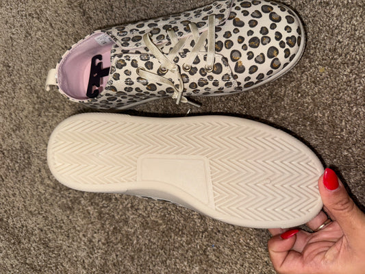 Size 4 youth shoes new , Shoes 4 (Big Kids:8–12yr)