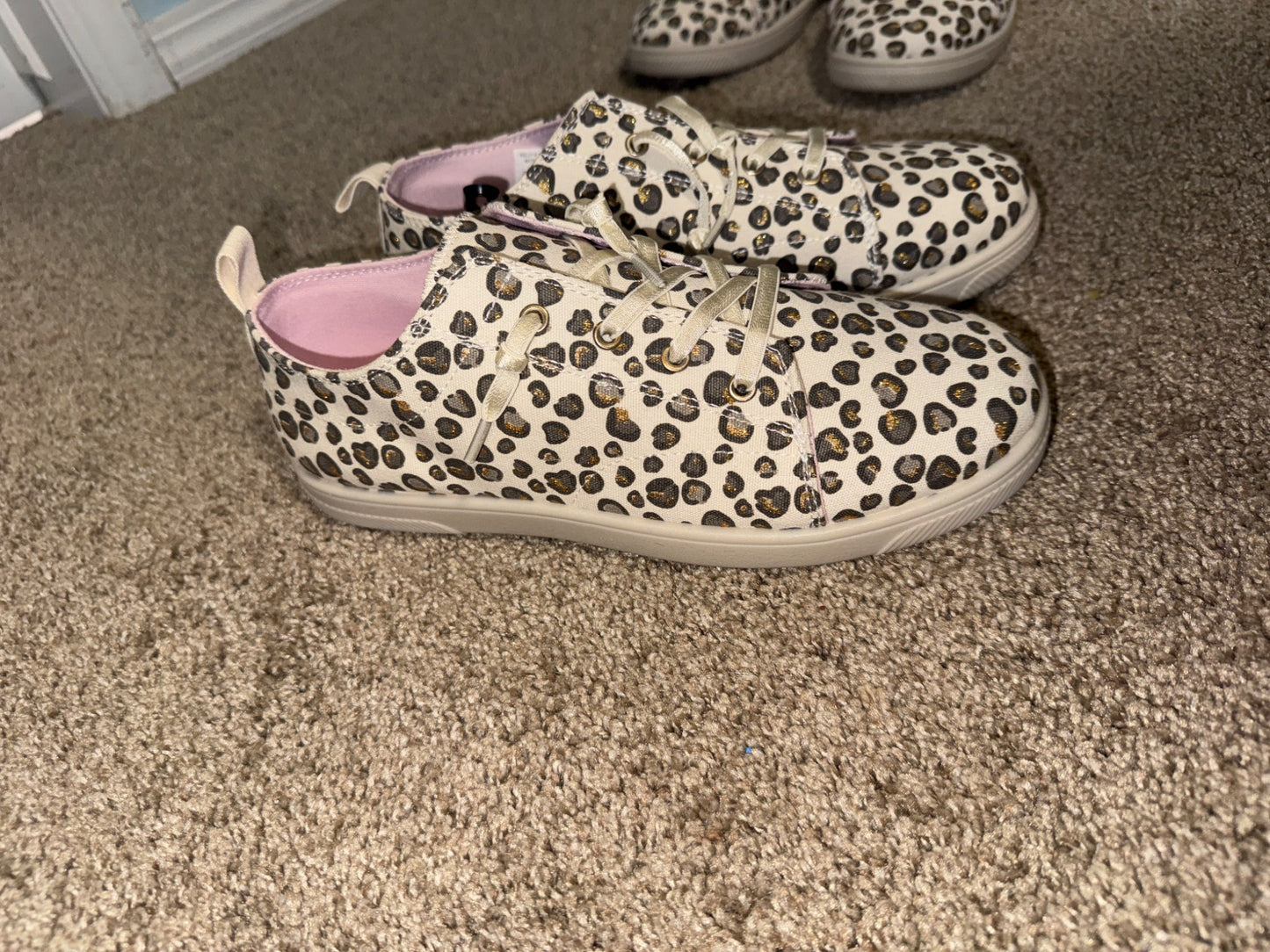 Size 4 youth shoes new , Shoes 4 (Big Kids:8–12yr)