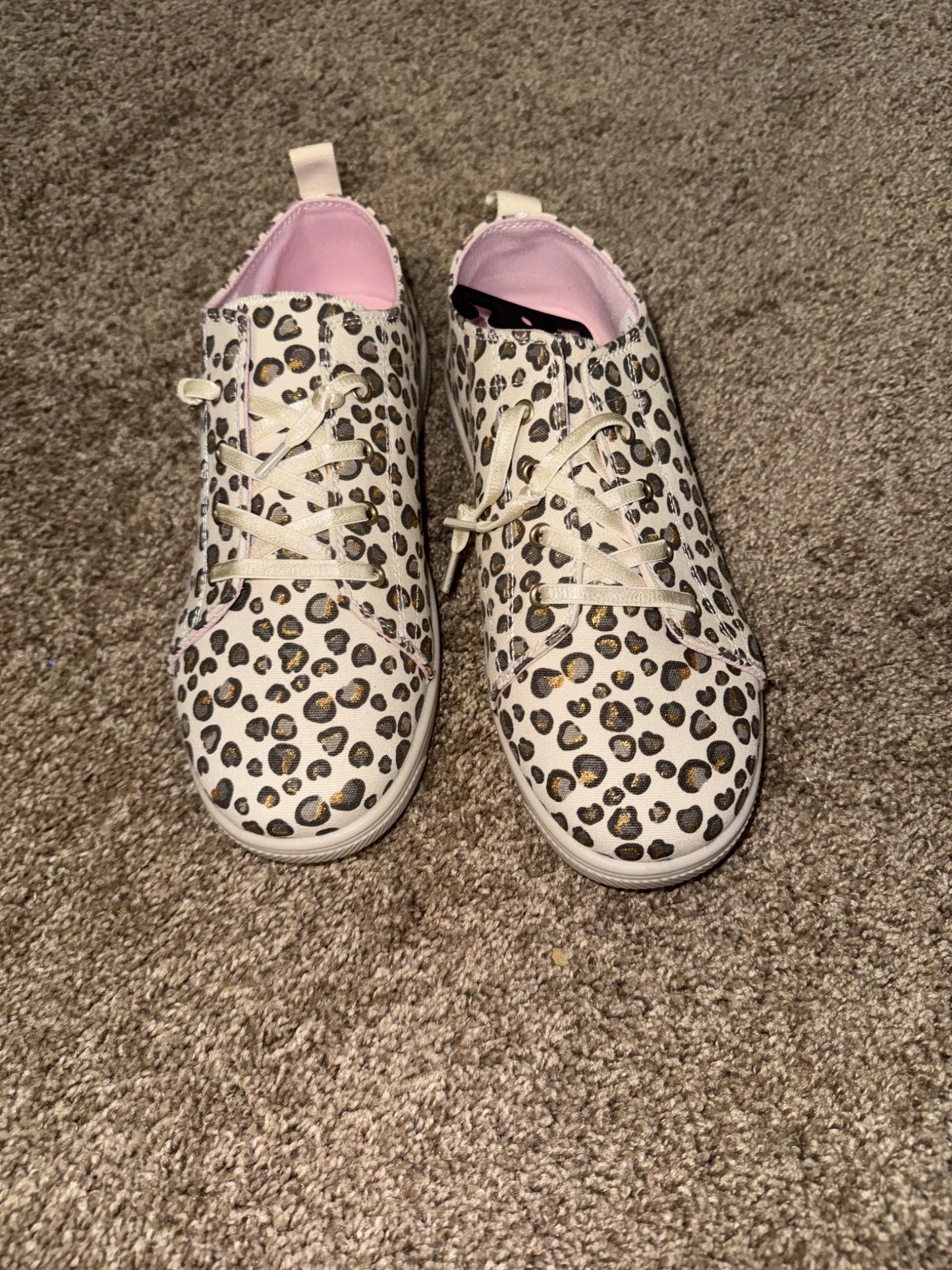 Size 4 youth shoes new , Shoes 4 (Big Kids:8–12yr)