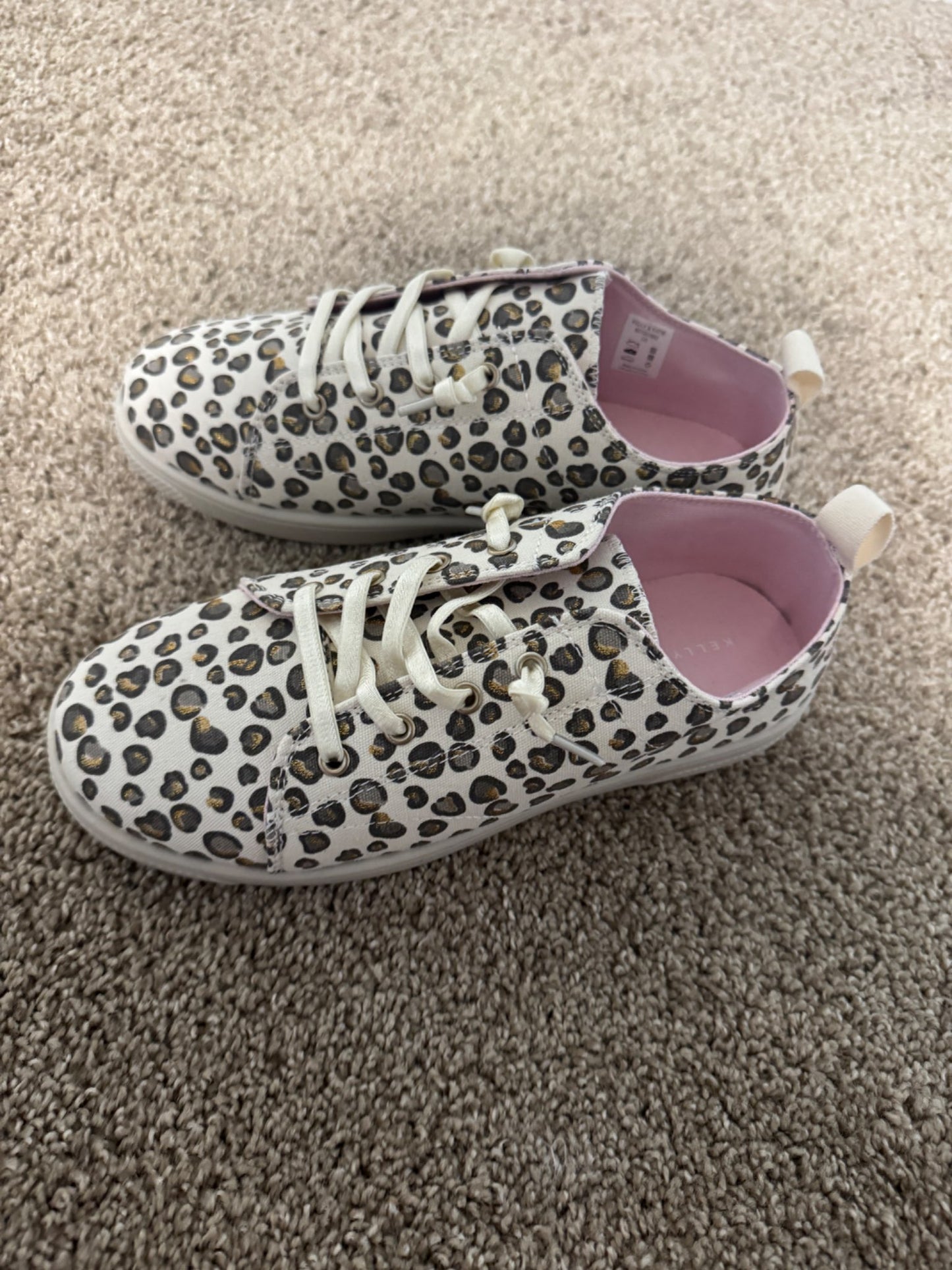 Size 4 youth shoes new , Shoes 4 (Big Kids:8–12yr)