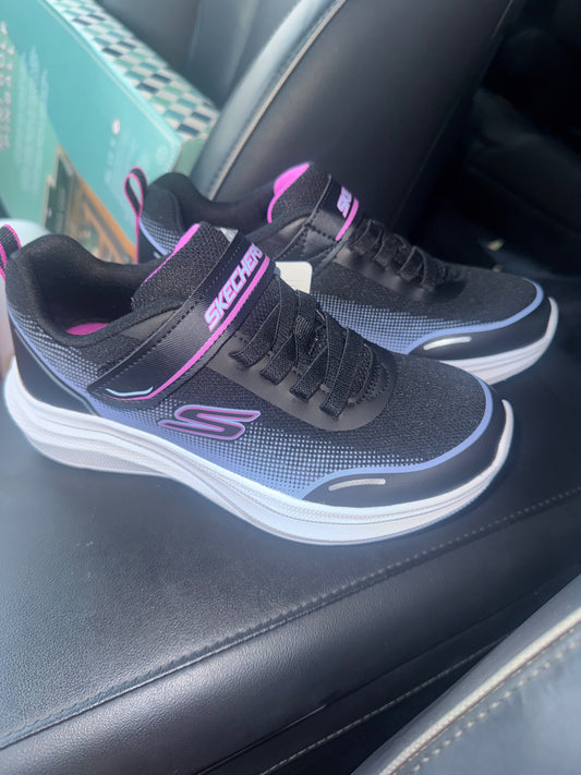 Brand new Skechers youth size 2 , Shoes 2 (Kids:4-8yr)