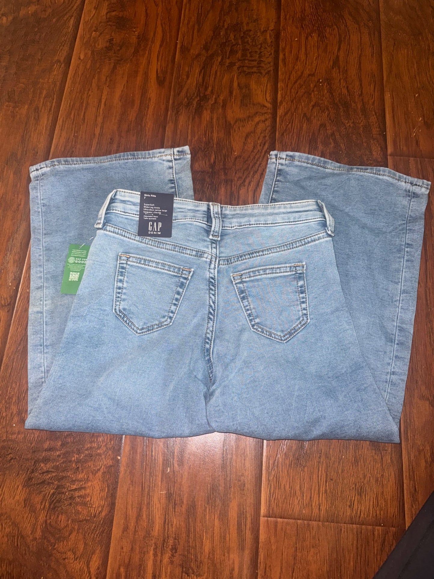 Two pairs of NWT size 7 wide leg jeans old navy/ gap , Kids 7