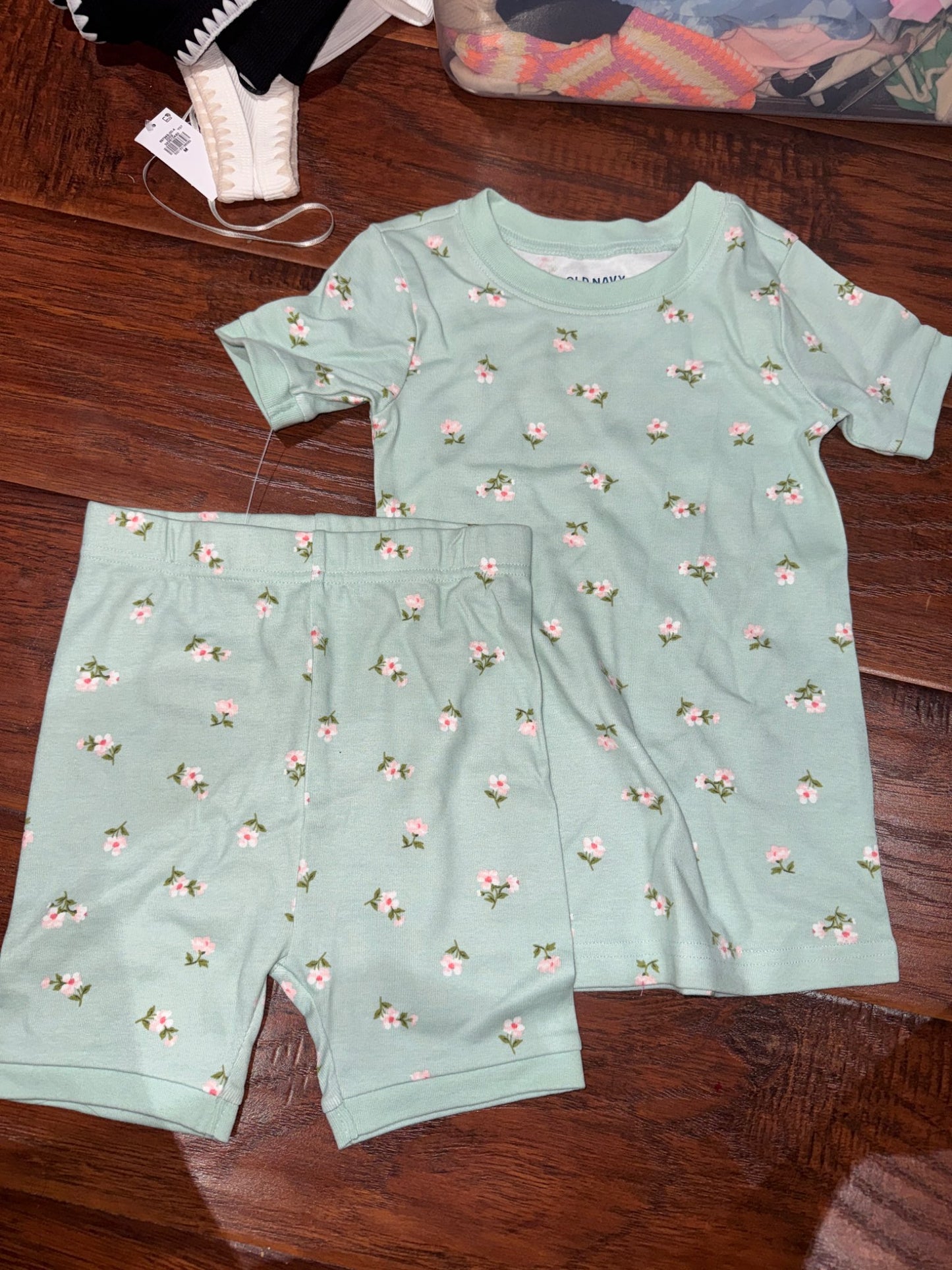 Brand new size 5 Old Navy PJs , Kids 5/5T