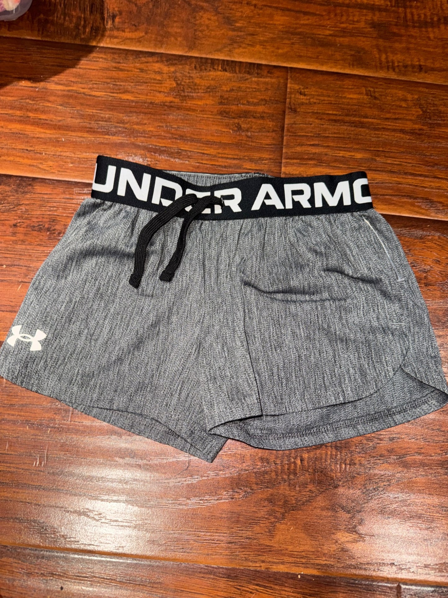 XS under armour shorts NWT size 5 , Kids 5/5T