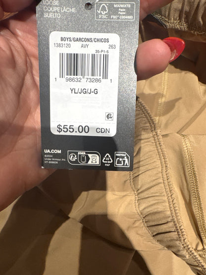 NWT Boys under armour cargo shorts 10-12 , Kids 12