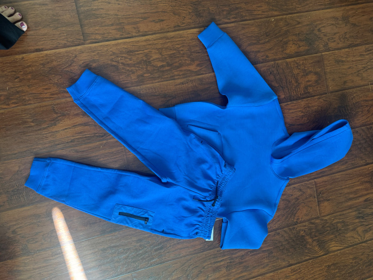 Size 6/7 old navy sweatsuit , Kids 6/6X