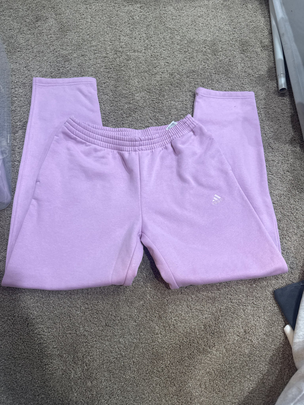 Adidas size 15/16 xl new sweatpants, Kids 16