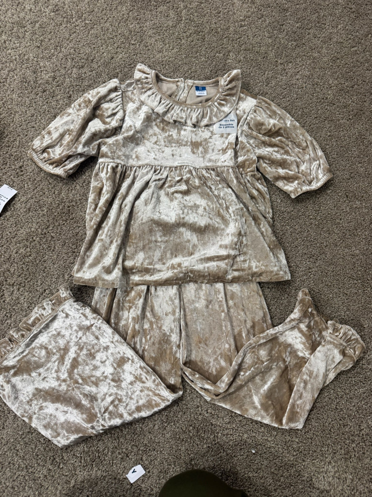 Size 5 new velvet outfit old navy , Kids 5/5T