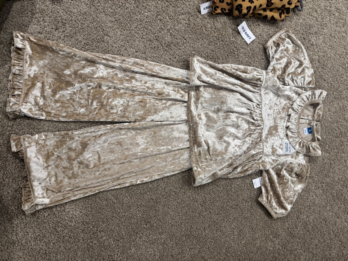 Size 5 new velvet outfit old navy , Kids 5/5T