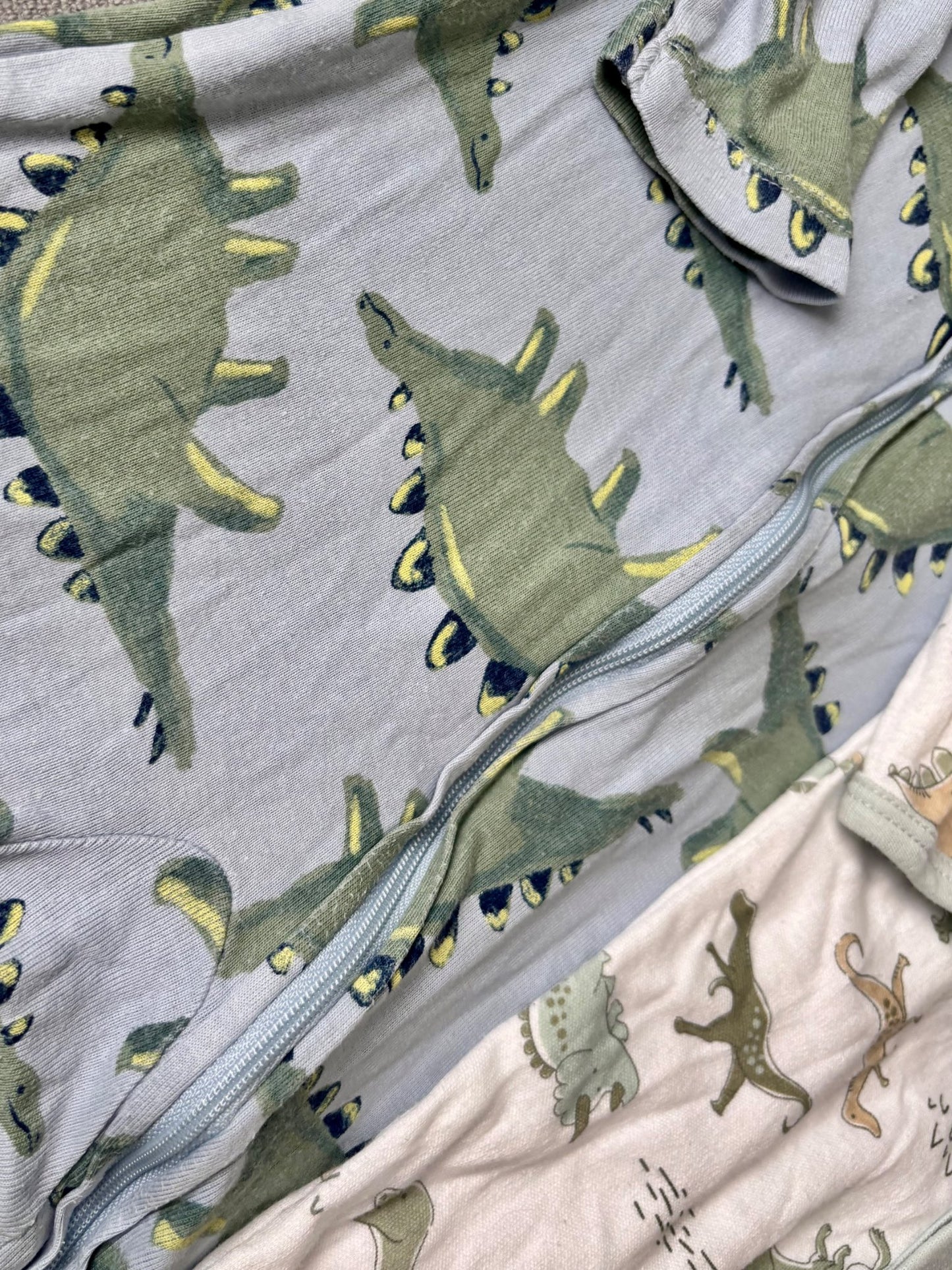 2 x dinosaur pyjamas - 6-9 months, Kids 9 Month (6-9M)
