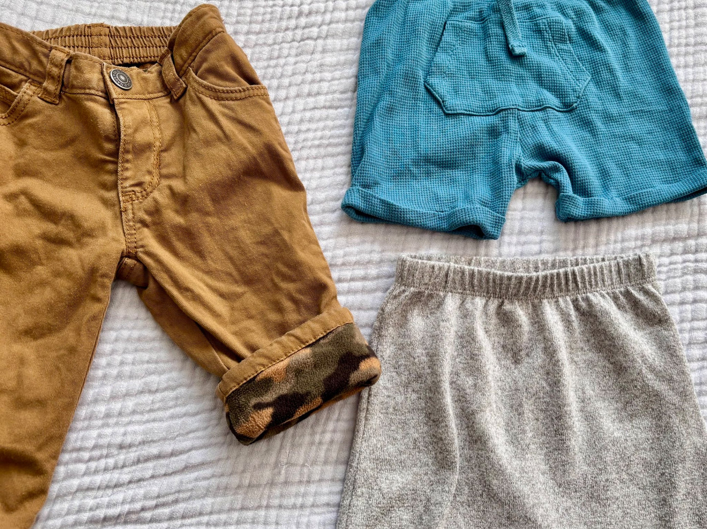 2 x pants, 1 x shorts, 6-12 months , Kids 9 Month (6-9M)