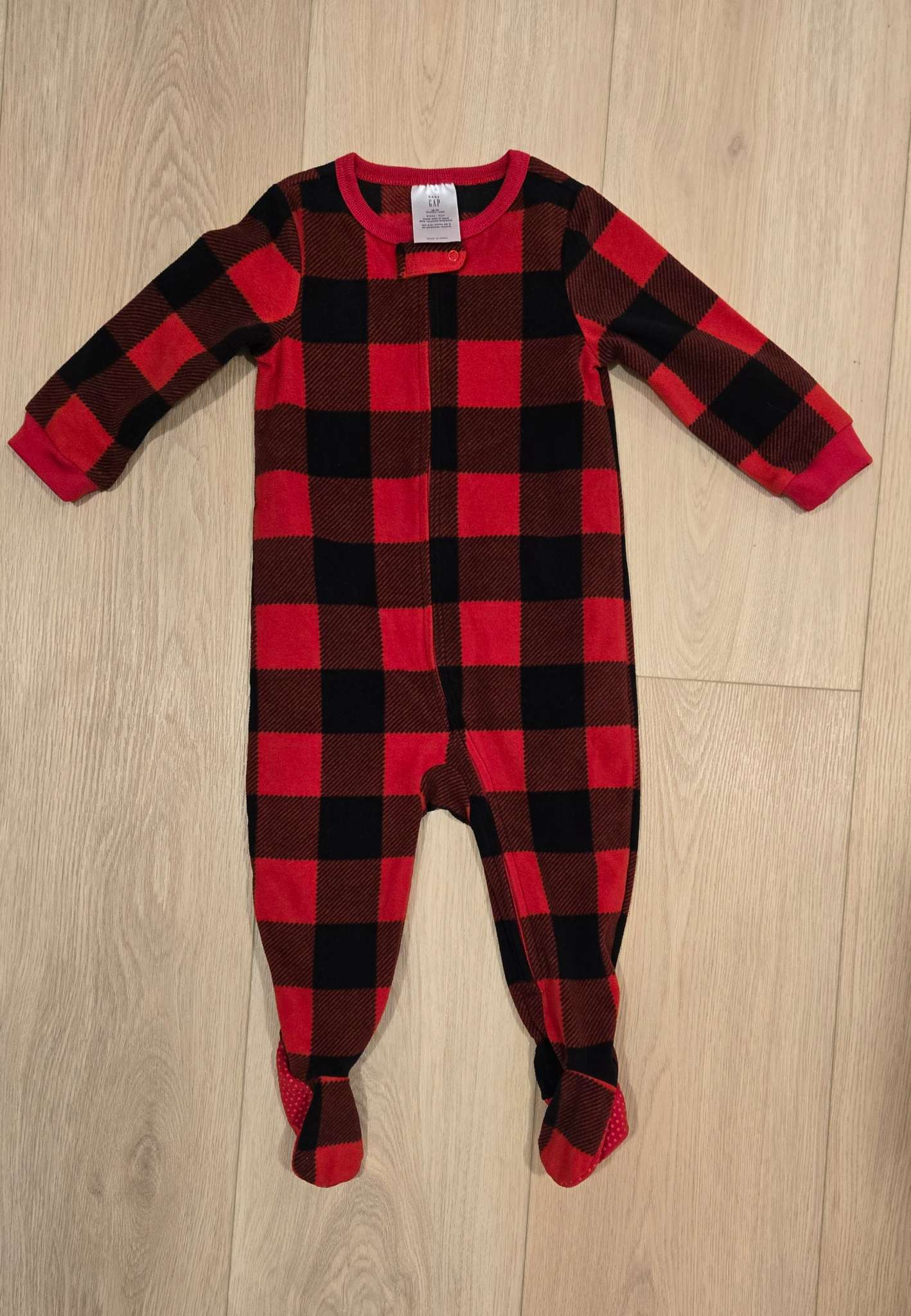 Full- zip holiday pajamas in EUC, Kids 24 Month (18-24M)