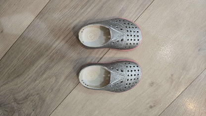 Native Girl's Shoes - size 5, Shoes 5 (Walkers:12-24 mth)