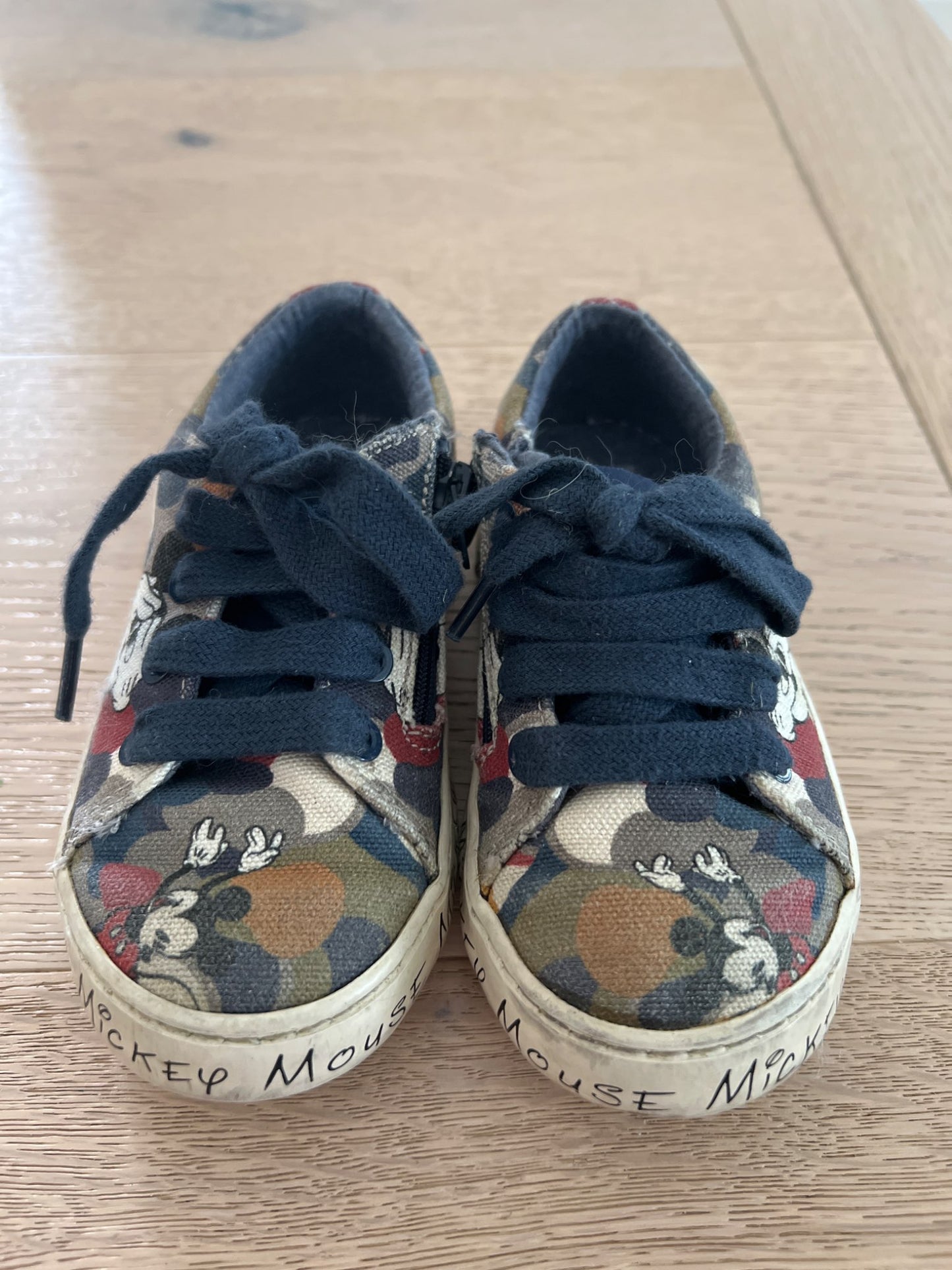 Zara Mickey Mouse shoes size 24 or US 8C , Shoes 8 (Toddler:2-4yr)