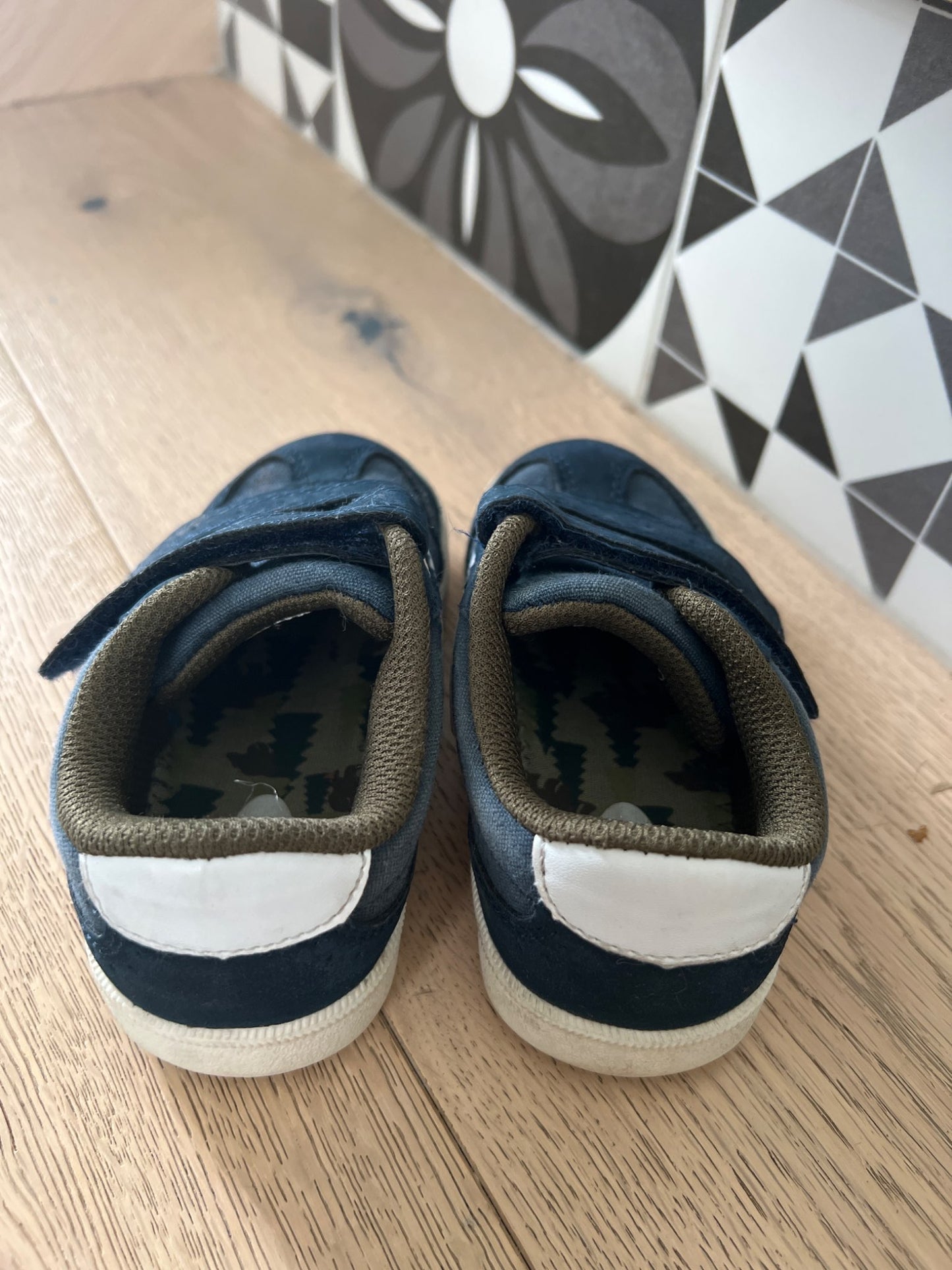 Dr. Scholls kids sneakers 8C , Shoes 8 (Toddler:2-4yr)