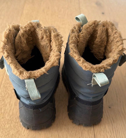 Decathlon snow boots 5-6C, Shoes 6 (Walkers:12-24 mth)