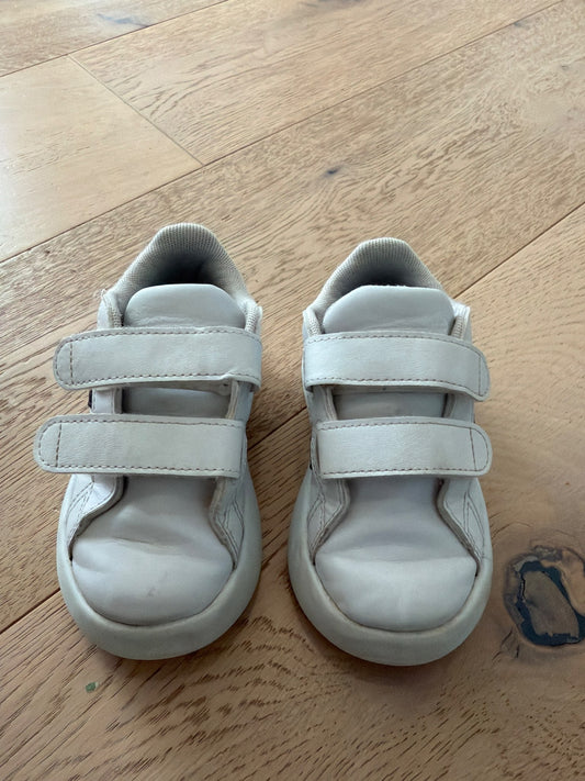Adidas toddler shoes 7K , Shoes 7 (Walkers:12-24 mth)