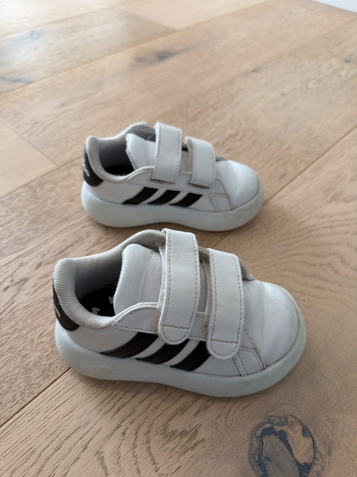 Adidas toddler shoes 7K , Shoes 7 (Walkers:12-24 mth)
