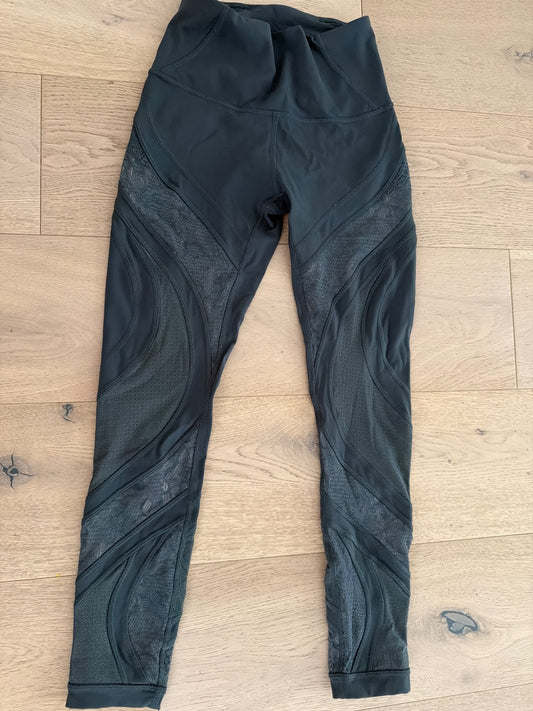 Lululemon lace legging size 4 , Kids 18