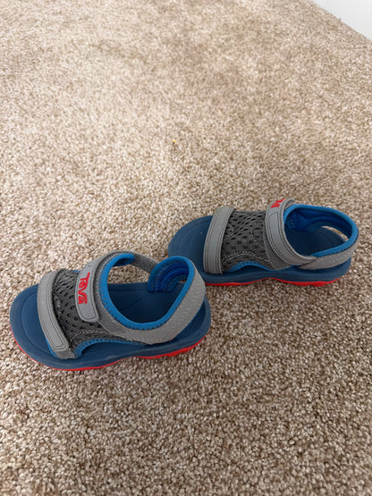 7T TEVA toddler sandals. , Shoes 7 (Walkers:12-24 mth)
