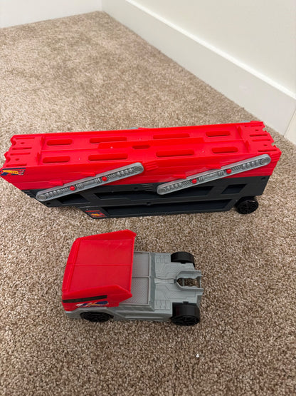 Hot wheels car carrier