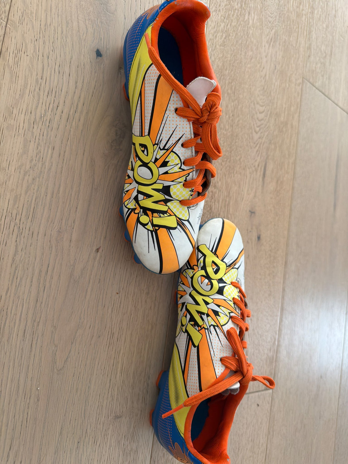 Soccer cleats size 3 , Shoes 3 (Kids:4-8yr)