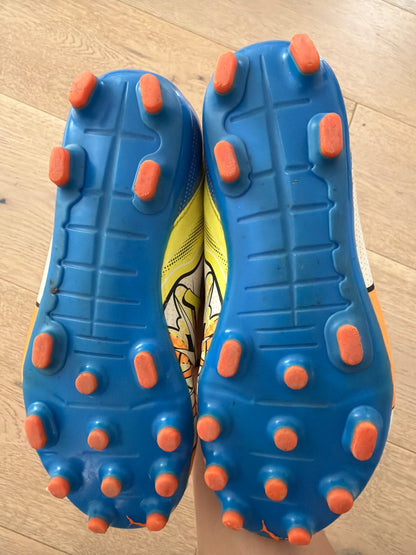 Soccer cleats size 3 , Shoes 3 (Kids:4-8yr)