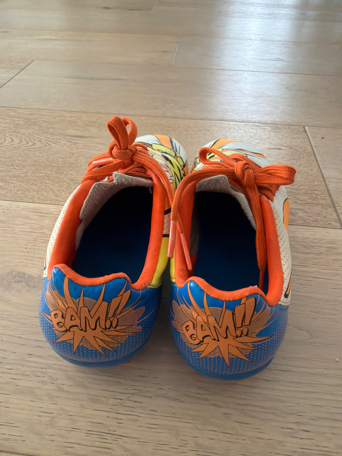 Soccer cleats size 3 , Shoes 3 (Kids:4-8yr)