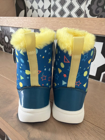 New kids winter boots 8.5T, Shoes 8.5 (Toddler:2-4yr)