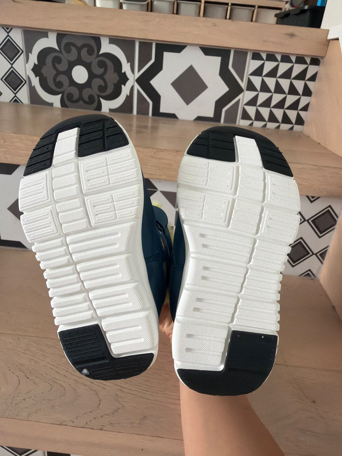 New kids winter boots 8.5T, Shoes 8.5 (Toddler:2-4yr)
