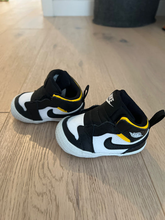 2C Nike Jordans Crib Shoe , Shoes 2 (Baby: 0-12 mth)