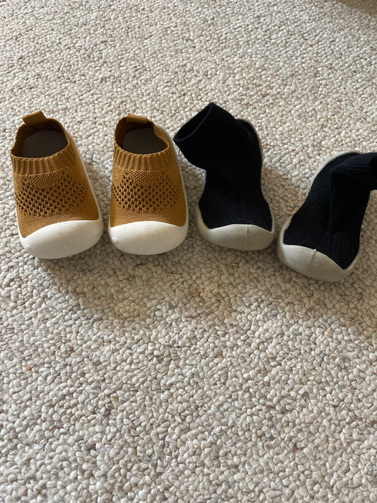 Baby Shoes x2 , Shoes 1 (Baby: 0-12 mth)