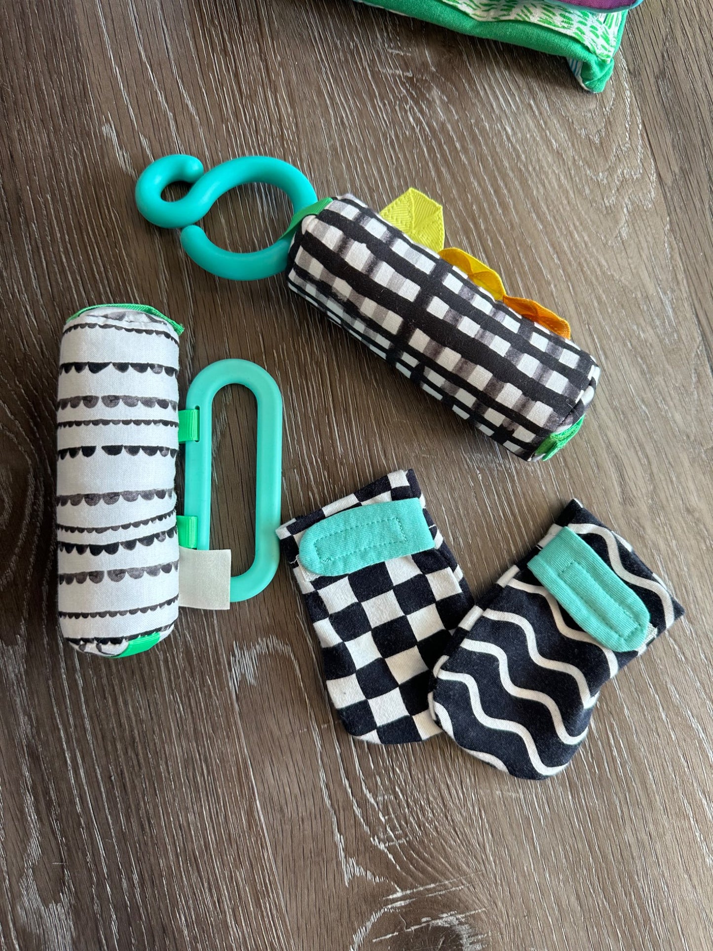 Lovevery The looker/The Charmer play kit items