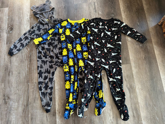 3 Fleece onesie pajamas, 4T, VGUC , Kids 4/4T