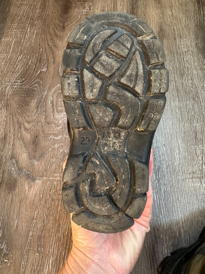 Ciciban winter boots , Size 7 (eu23), lightweight, Velcro straps, VGUC , Shoes 7 (Walkers:12-24 mth)