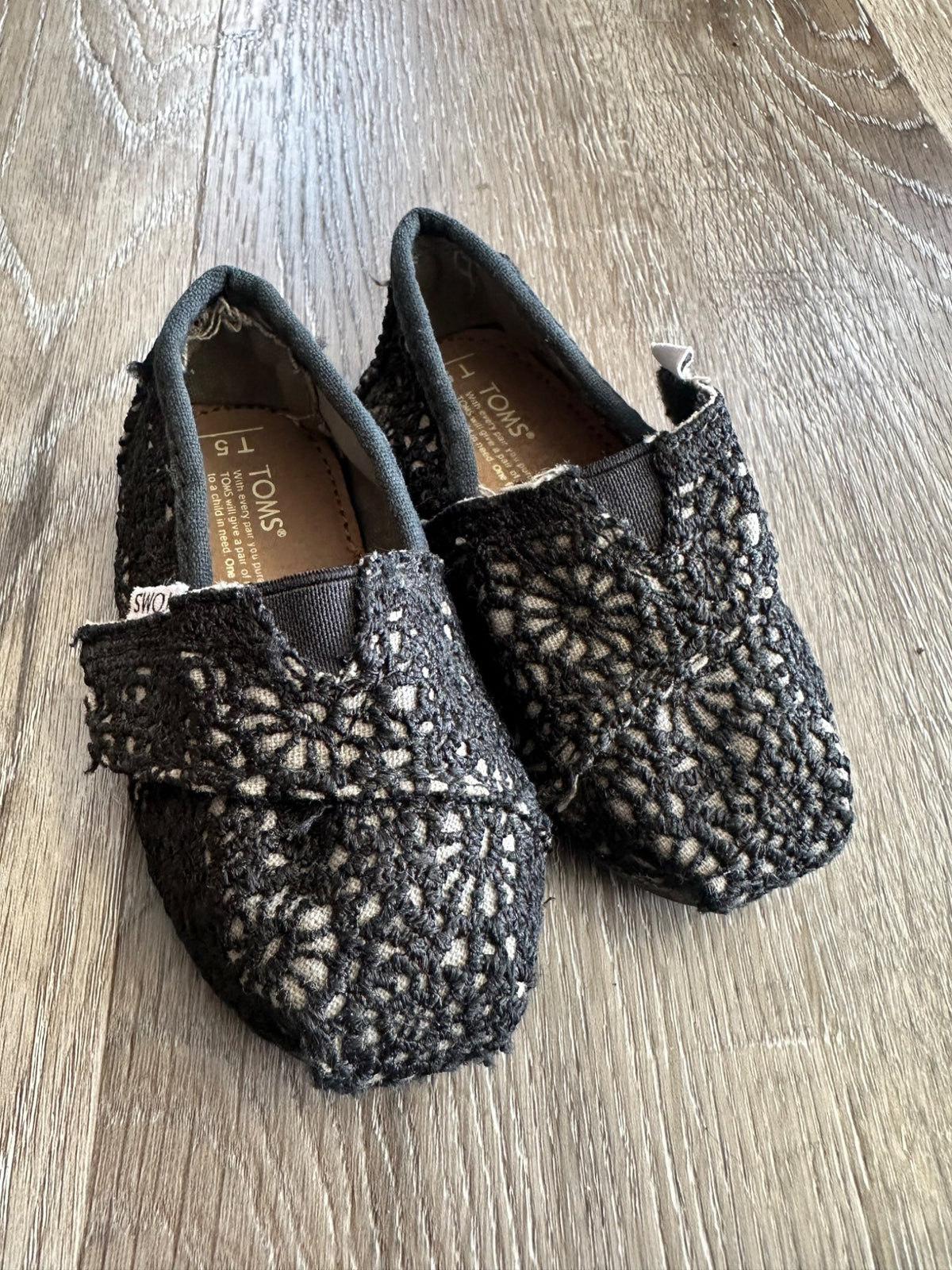 TOMS shoes, Size 5, VGUC, Shoes 5 (Walkers:12-24 mth)
