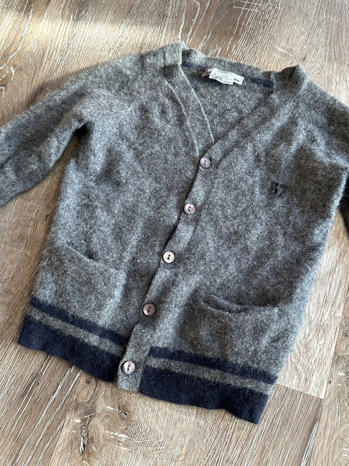 Bonpoint 100% cashmere sweater, size 6 (fits small), VGUC , Kids 5/5T