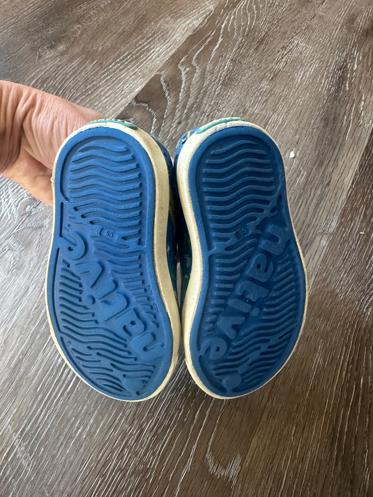 Native Slip on Shoes, Size c5, EUC, Shoes 5 (Walkers:12-24 mth)