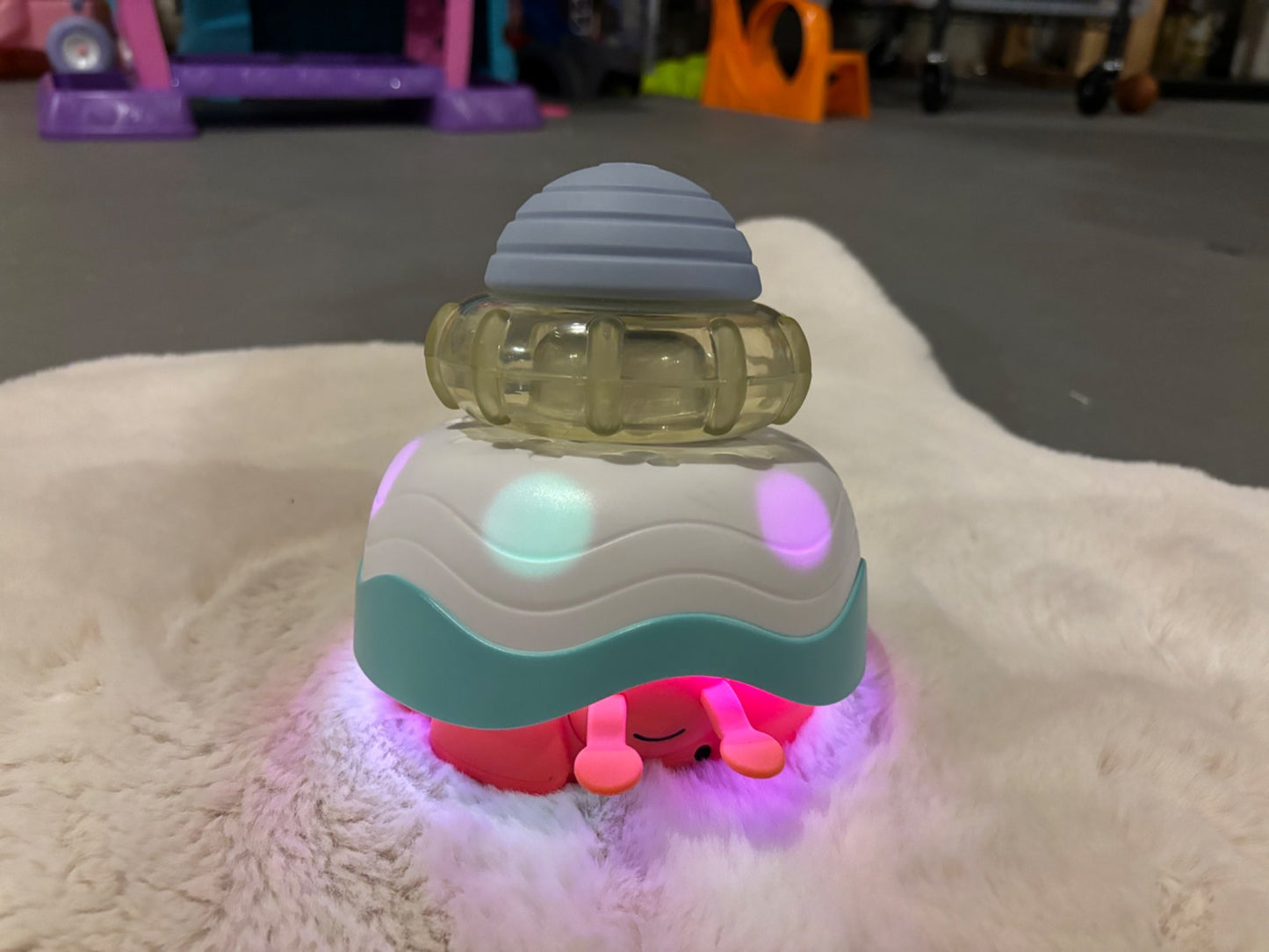Crab crawling toy- skip hop
