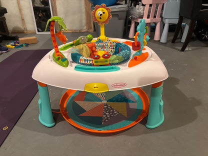 Sit, Spin & Stand Entertainer 360 Seat & Activity Table / Center