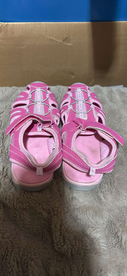 Joe fresh Closed toe sandles. Like New - Size 2, Shoes 2 (Kids:4-8yr)