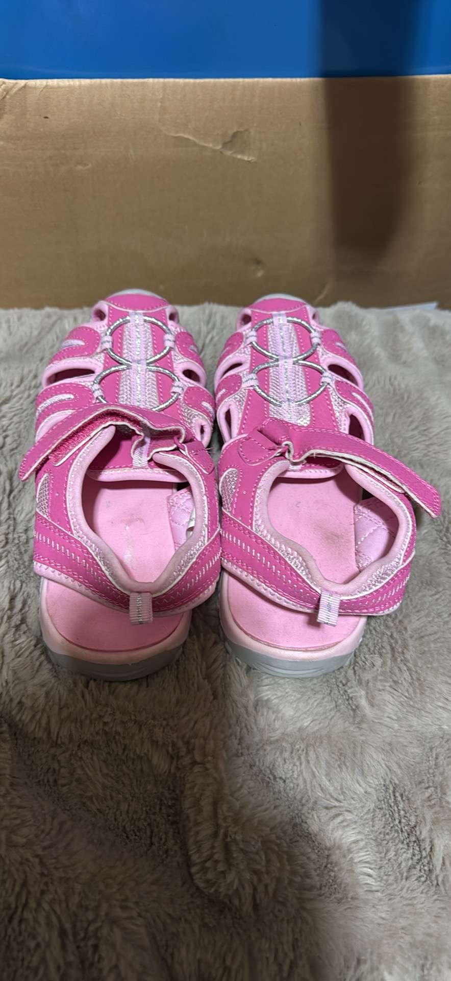 Joe fresh Closed toe sandles. Like New - Size 2, Shoes 2 (Kids:4-8yr)