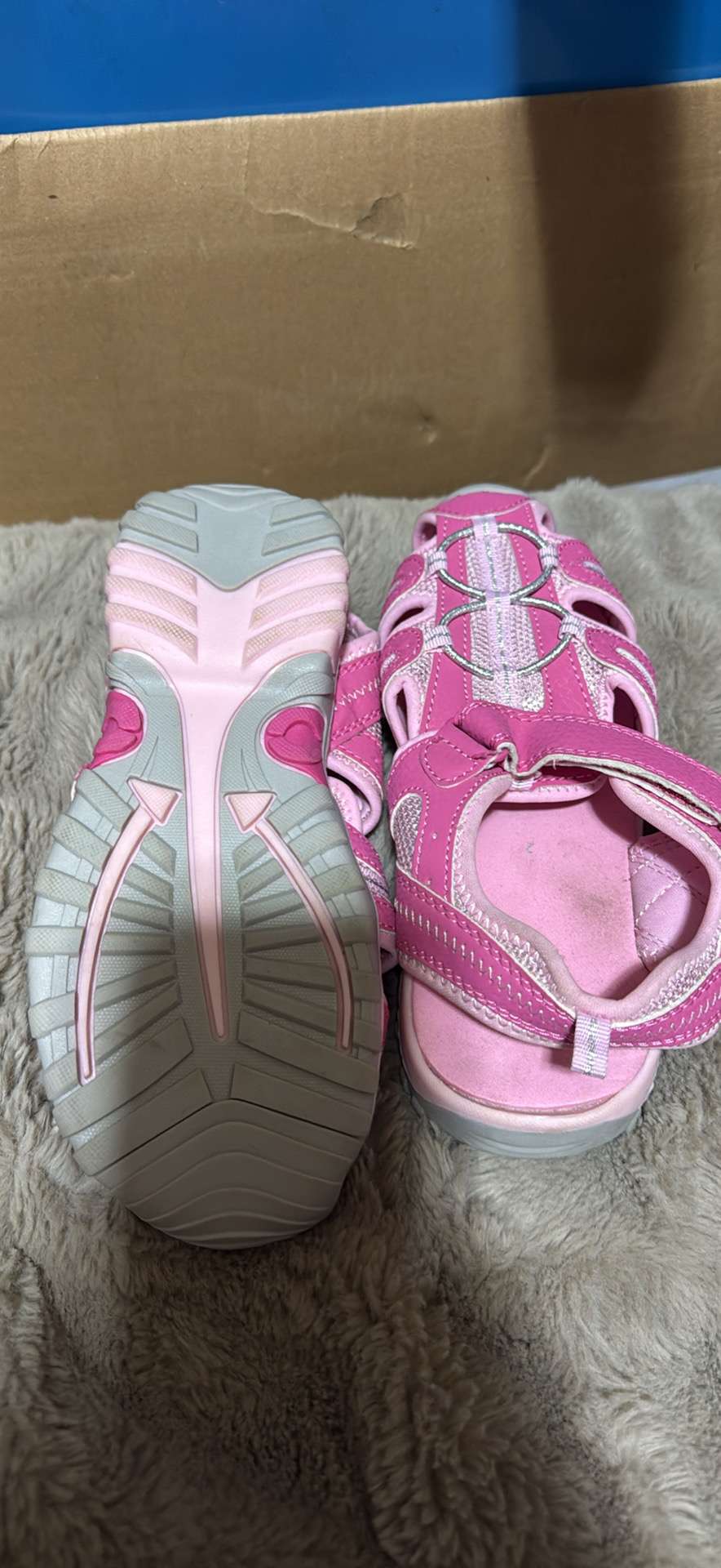 Joe fresh Closed toe sandles. Like New - Size 2, Shoes 2 (Kids:4-8yr)
