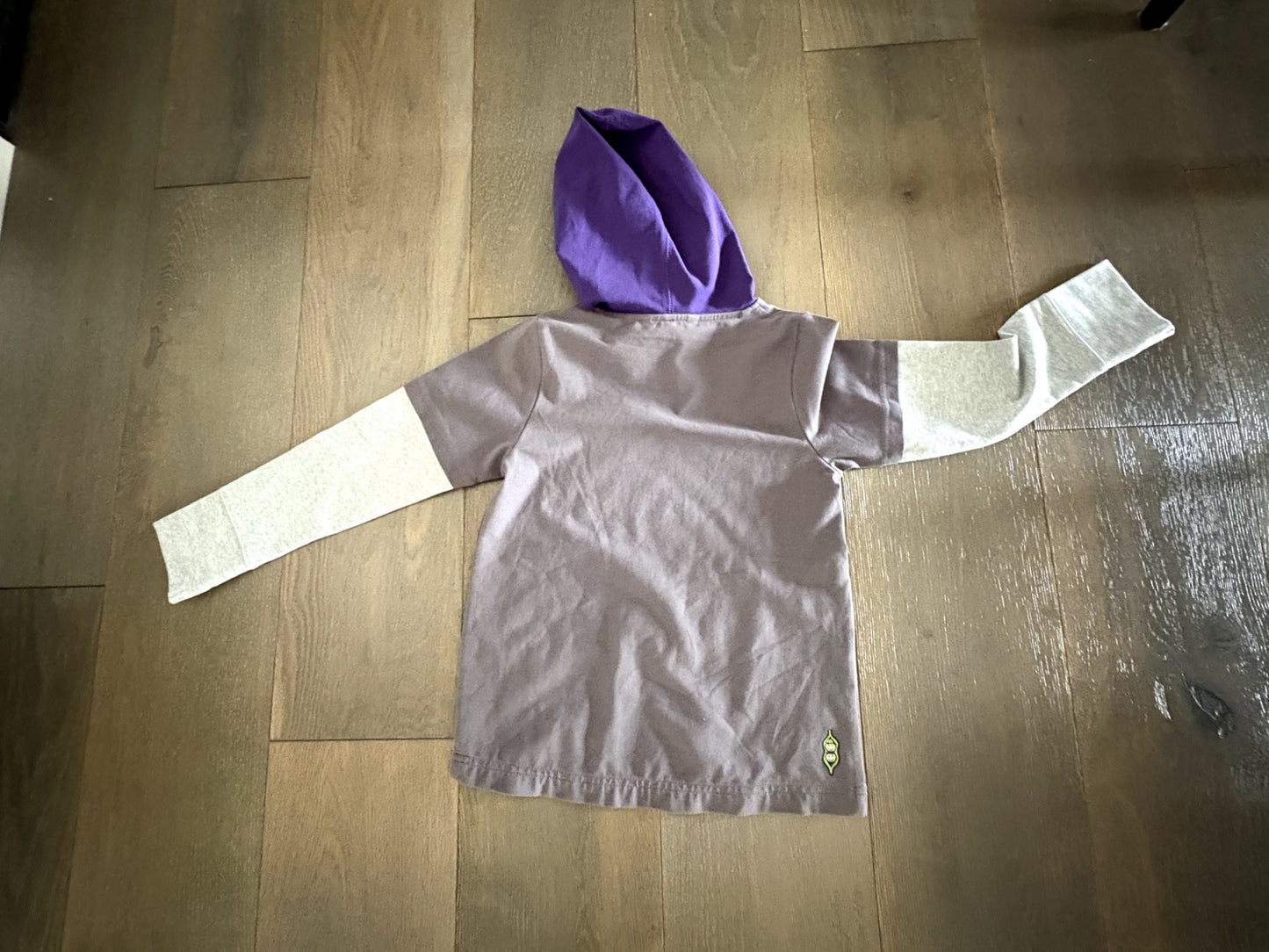 NWT Peekaboo Beans "Style Peak Tee" Size 6, Kids 6/6X (extra small)