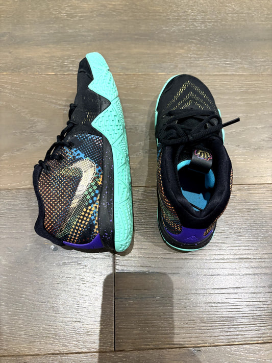 EUC  Nike Kyrie 4 ‘Mamba Mentality’ Basketball Shoe - Size 3Y, Shoes 3 (Kids:4-8yr)