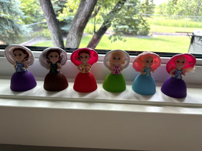 VGUC - Set of 6 Transforming Cupcake Girls Toys