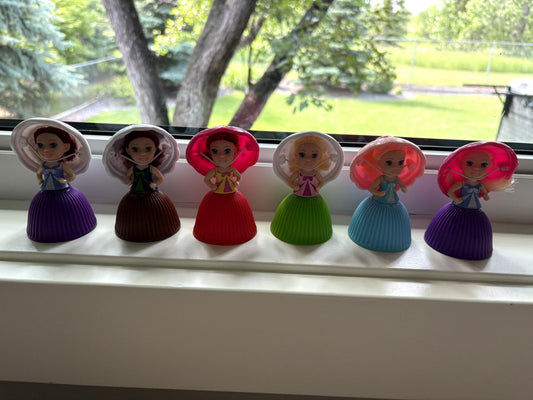 VGUC - Set of 6 Transforming Cupcake Girls Toys