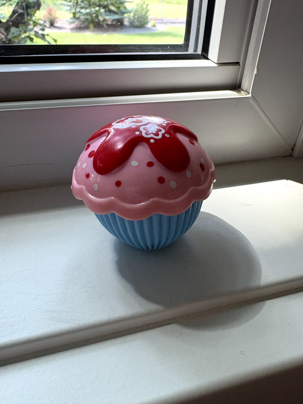 VGUC - Set of 6 Transforming Cupcake Girls Toys