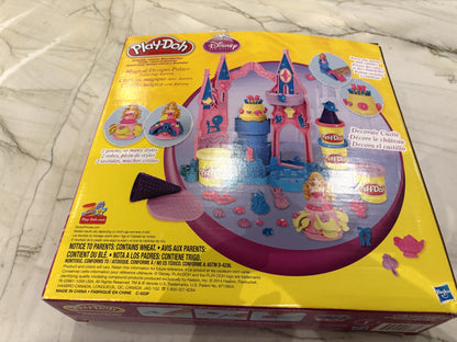VGUC  (with Box) Play-Doh Magical Designs Palace featuring Aurora **Play-Doh not included**
