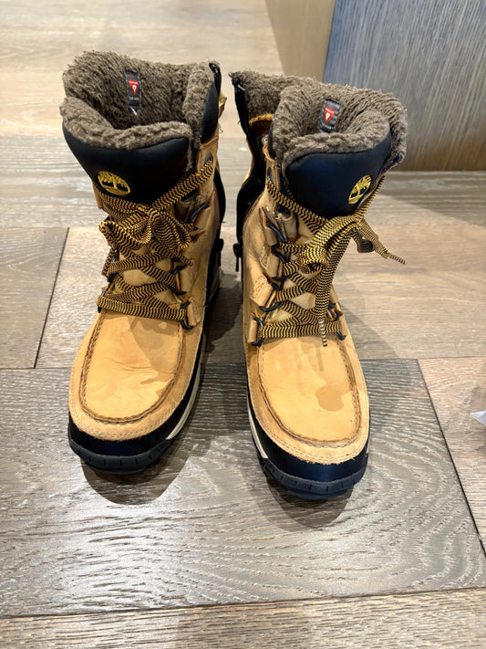 VGUC Timberland - Kids' (Junior) Chillberg HP Waterproof Boots Size 5, Shoes 5 (Big Kids:8–12yr)
